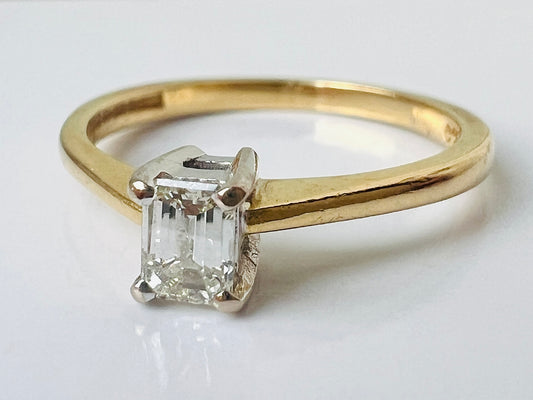 18ct Gold Emerald-Cut Diamond Solitaire Ring