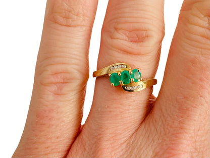 9ct Gold Emerald & Diamond Ring