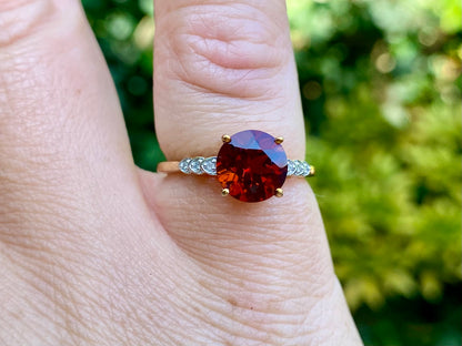 9ct Gold Garnet & Diamond Ring