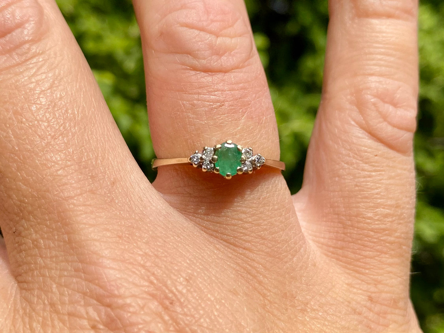 Vintage 9ct Gold Emerald & Diamond Ring