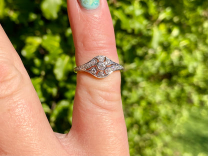 18ct Gold Diamond Ring