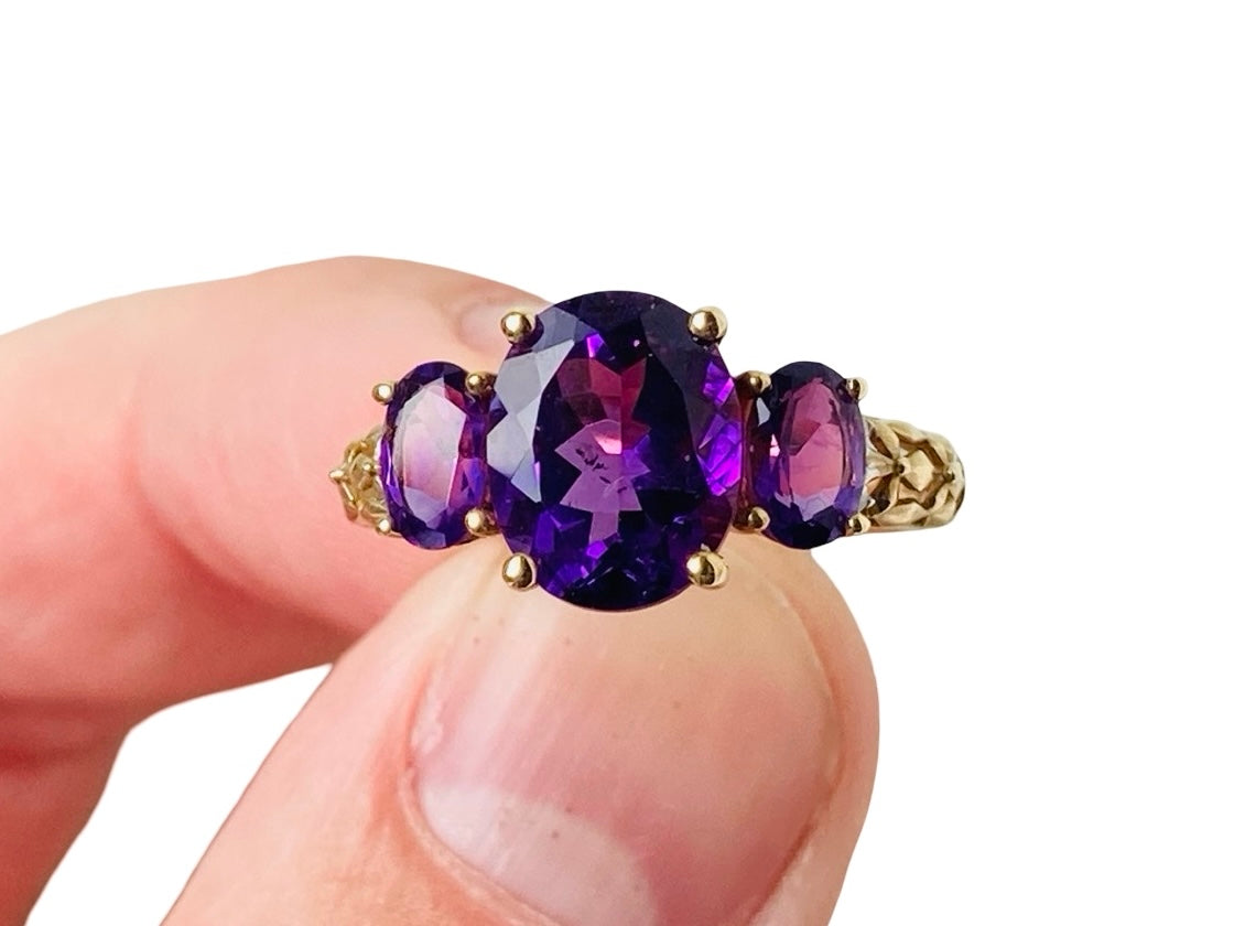 9ct Gold Amethyst & Diamond Ring