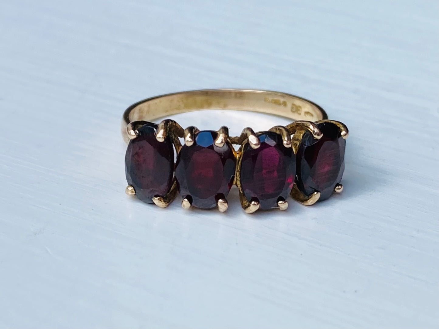 9ct Gold Garnet Ring