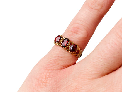 9ct Gold Garnet Ring