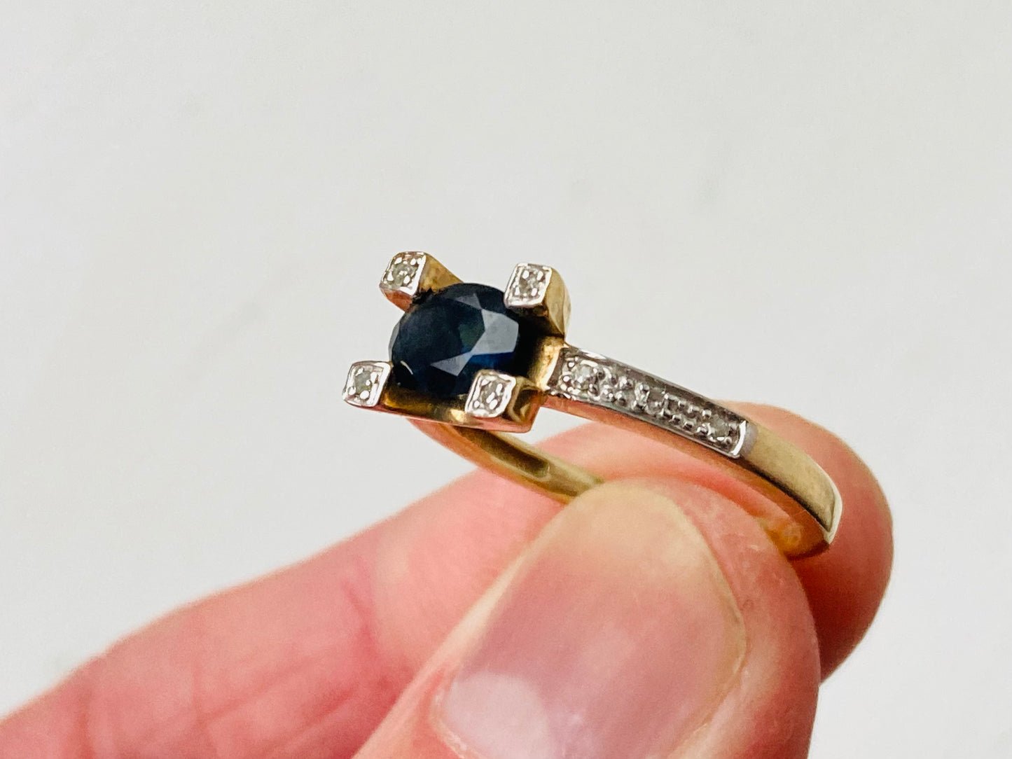 9ct Gold Sapphire & Diamond Ring