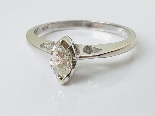 10ct Gold Diamond Ring
