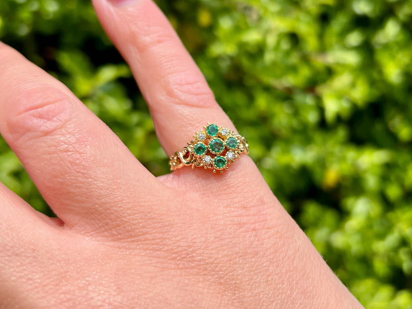 Vintage 18ct Gold Emerald & Diamond Ring