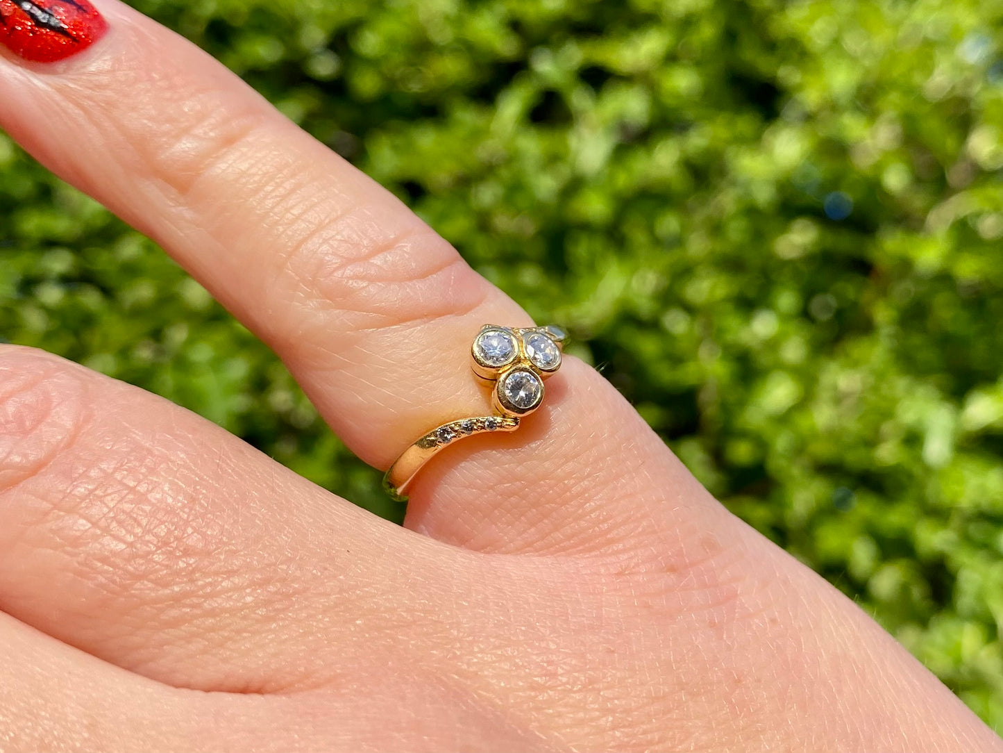 Vintage 18ct Gold Three-Stone Diamond Ring