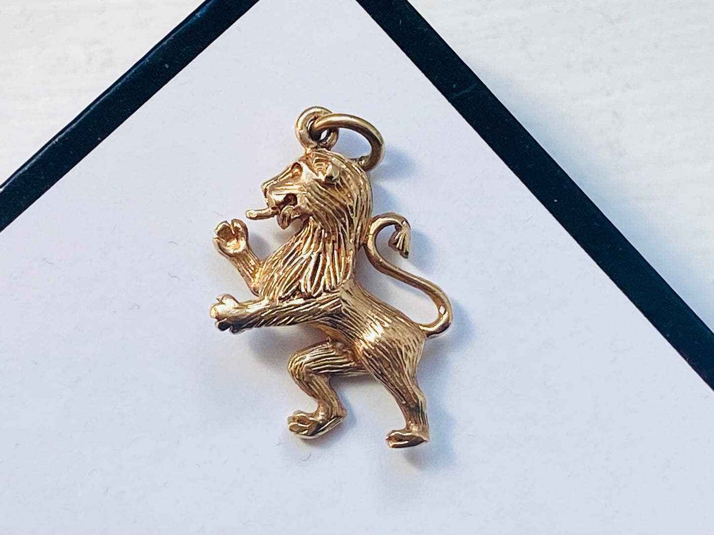 9ct Gold Lion Pendant