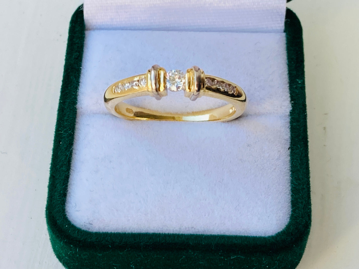 18ct Gold Diamond Ring