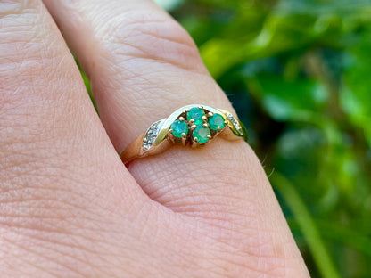 Vintage 9ct Gold Emerald & Diamond Ring