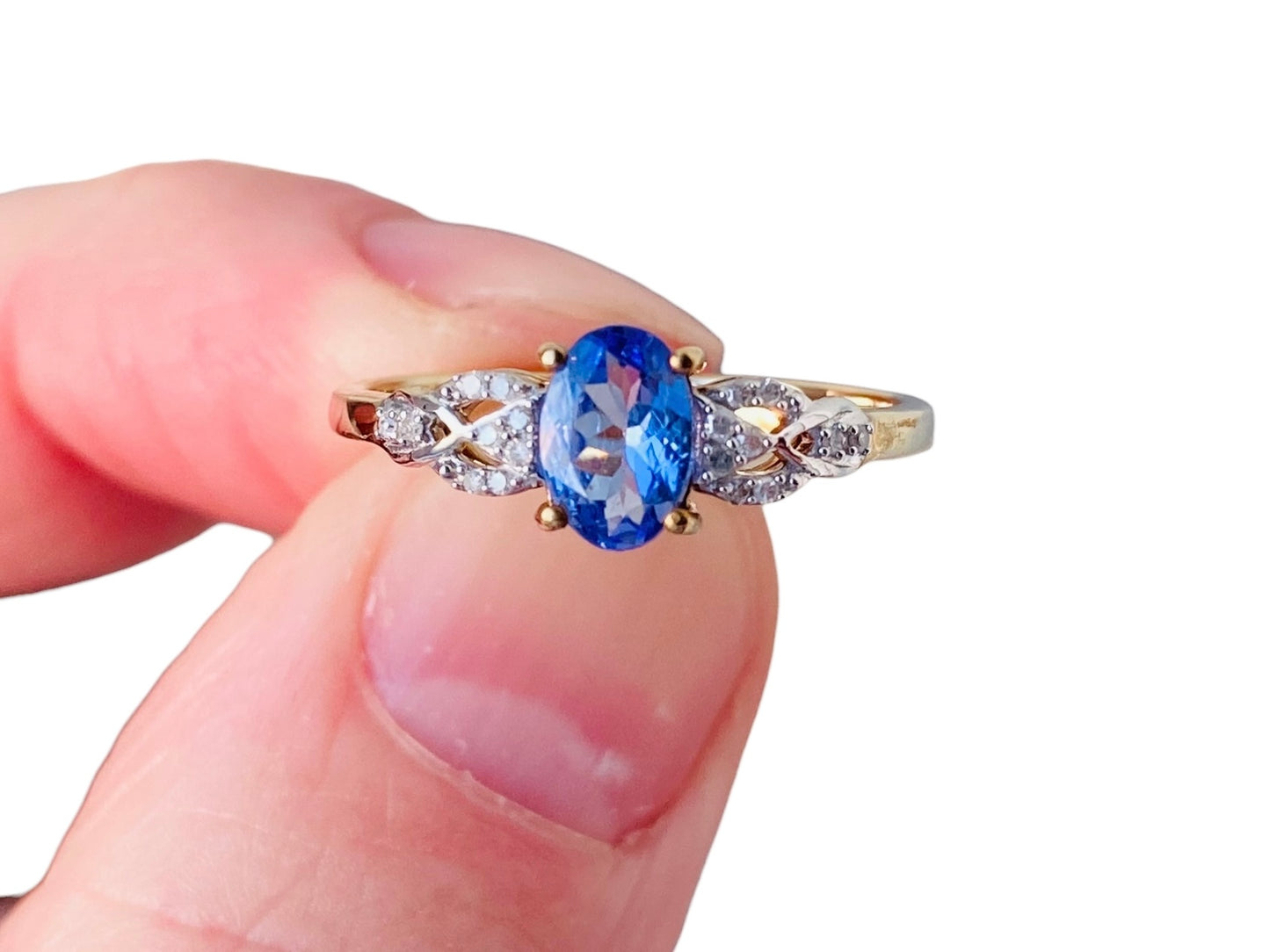 9ct Gold Tanzanite & Diamond Ring