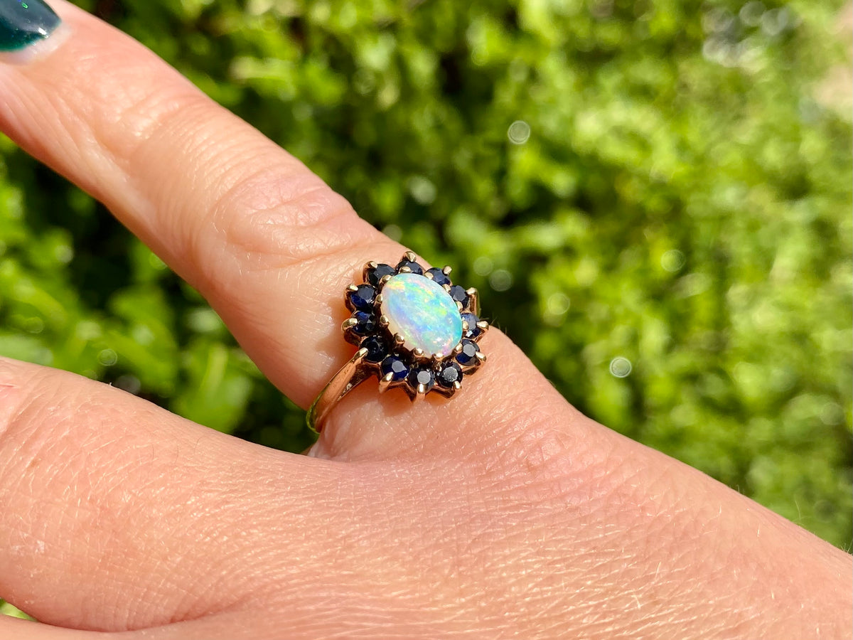Vintage 9ct Gold Opal & Sapphire Ring