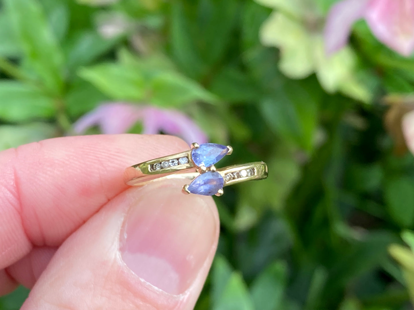 9ct Gold Tanzanite & Diamond Ring