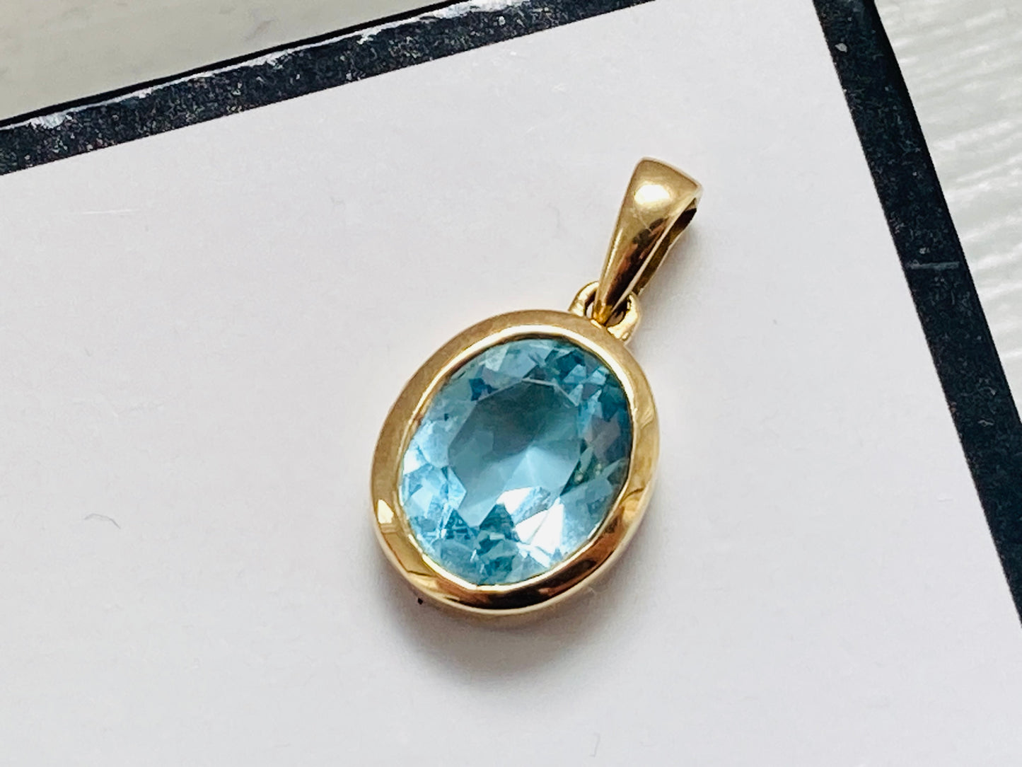 9ct Gold Topaz Pendant