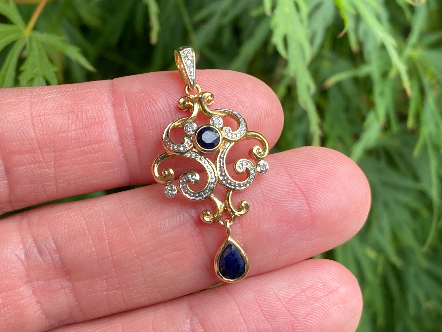 9ct Gold Sapphire & Diamond Pendant