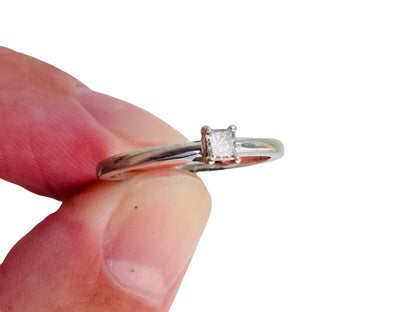 9ct Gold Diamond Ring