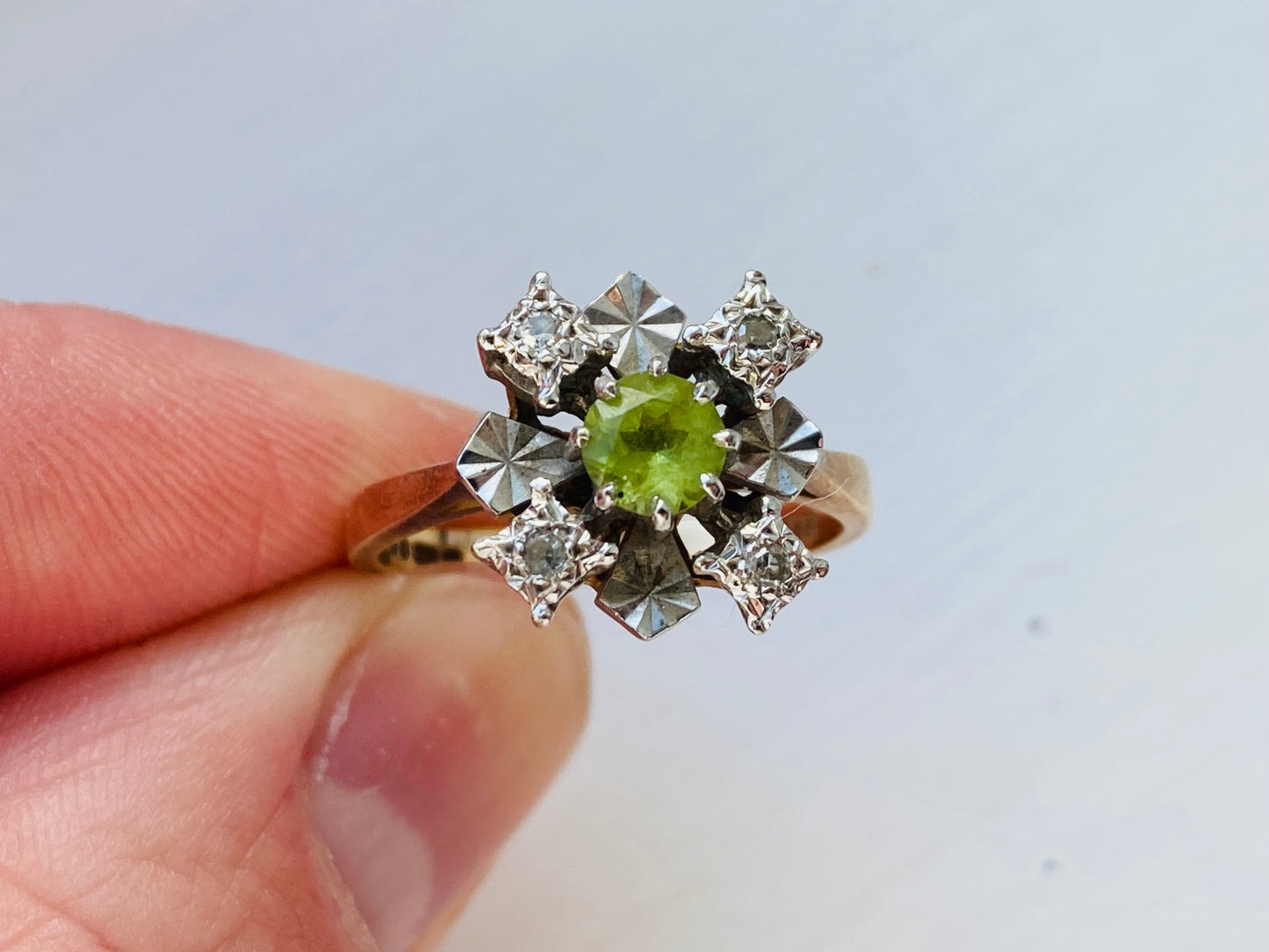 9ct Gold Peridot & Diamond Ring