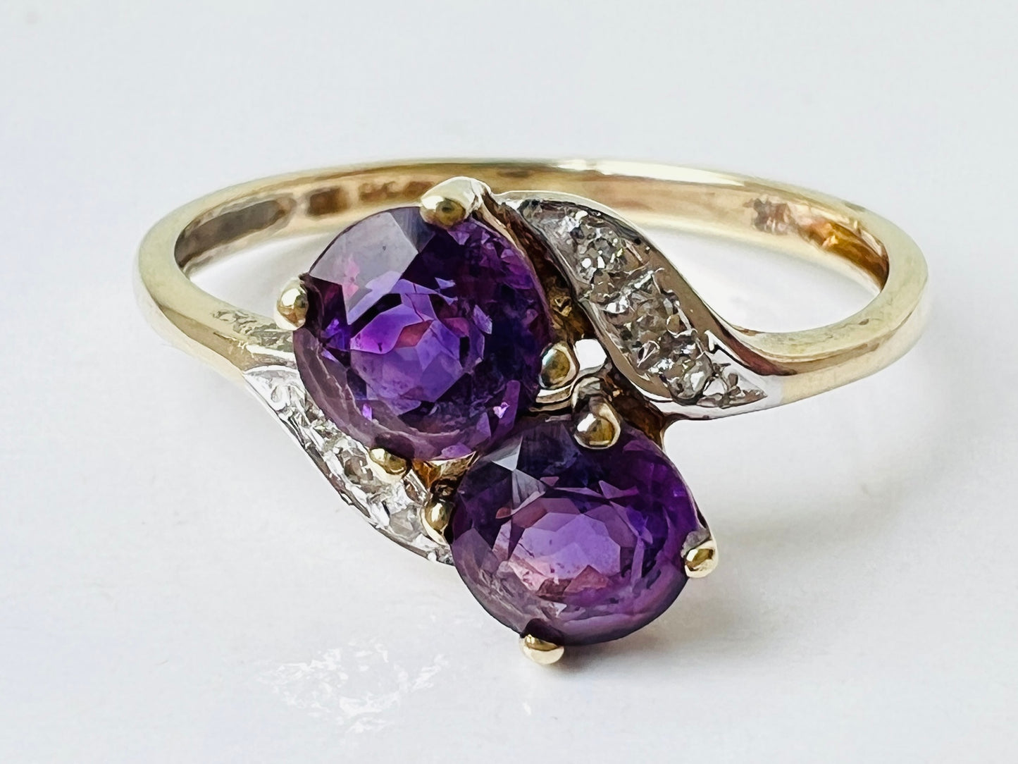 9ct Gold Amethyst & Diamond Ring
