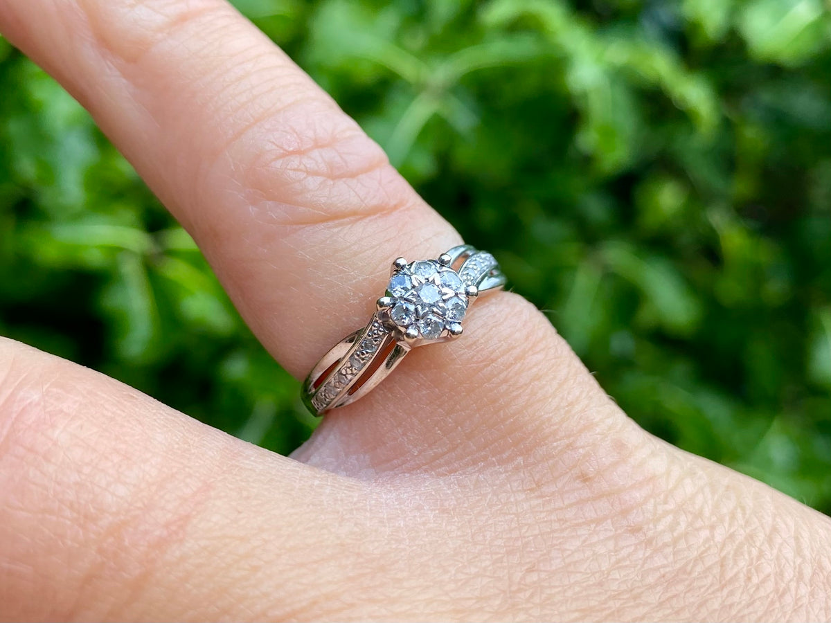 9ct Gold Diamond Ring