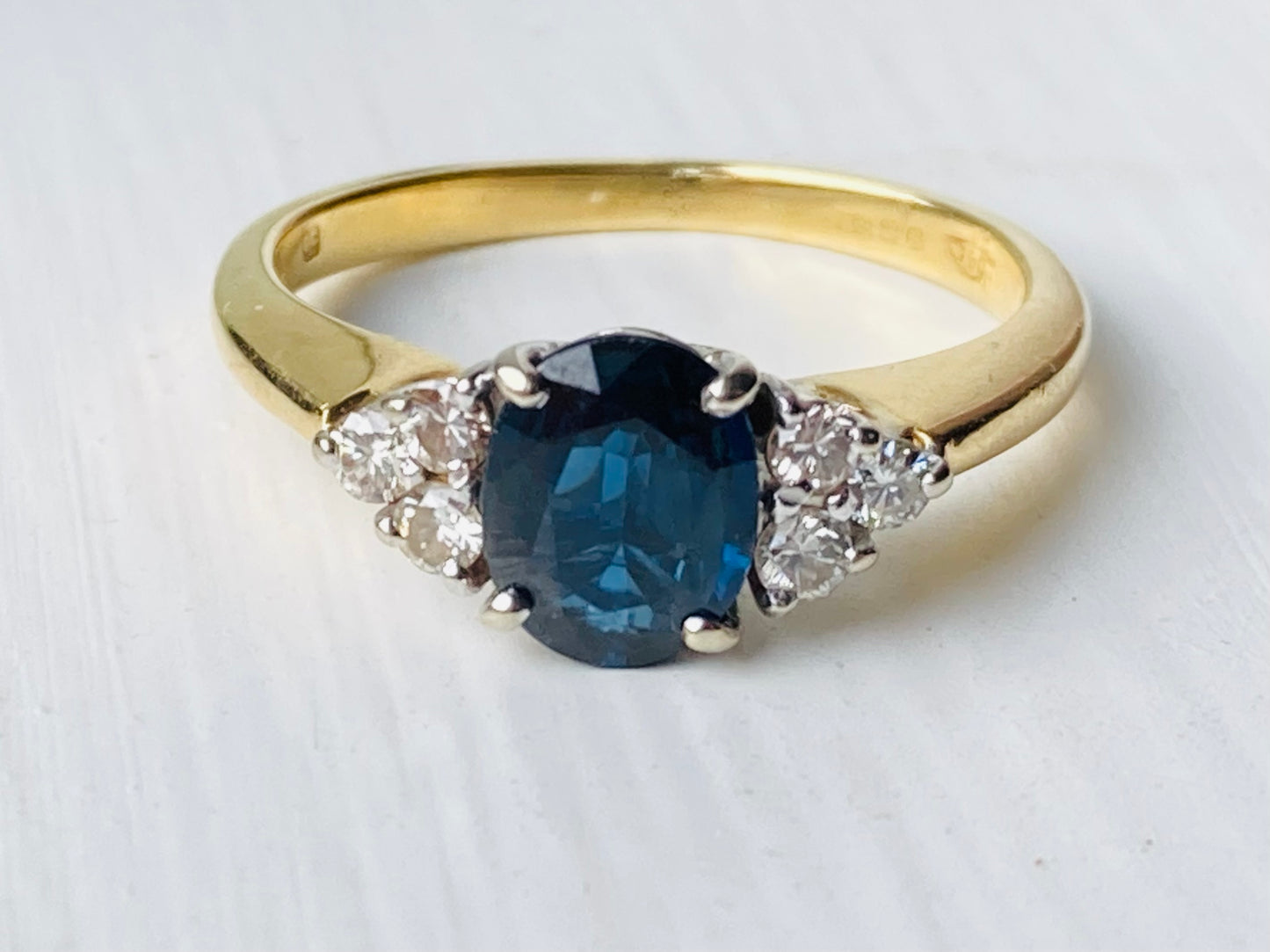 18ct Gold Sapphire & Diamond Ring