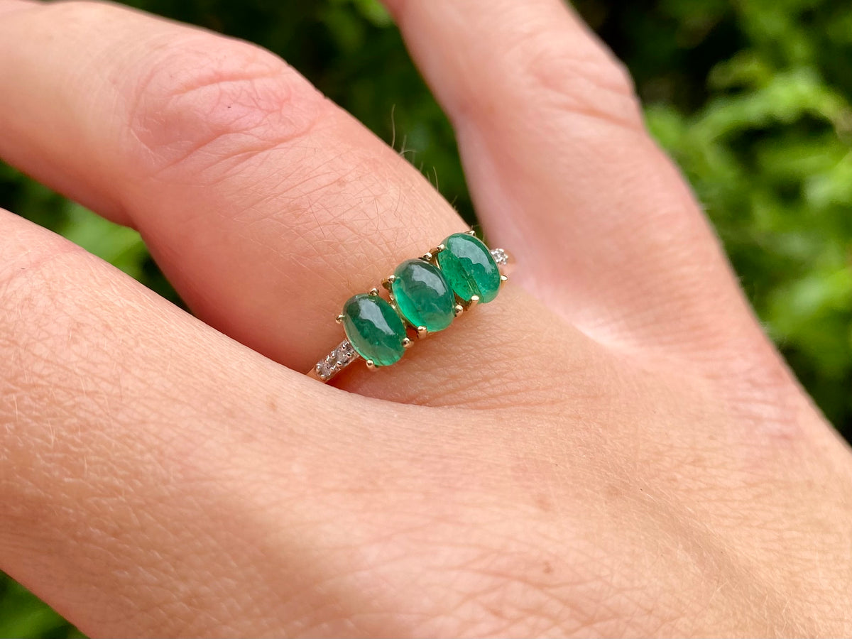 9ct Gold Emerald & Diamond Ring