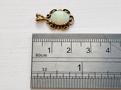 9ct Gold Opal Pendant