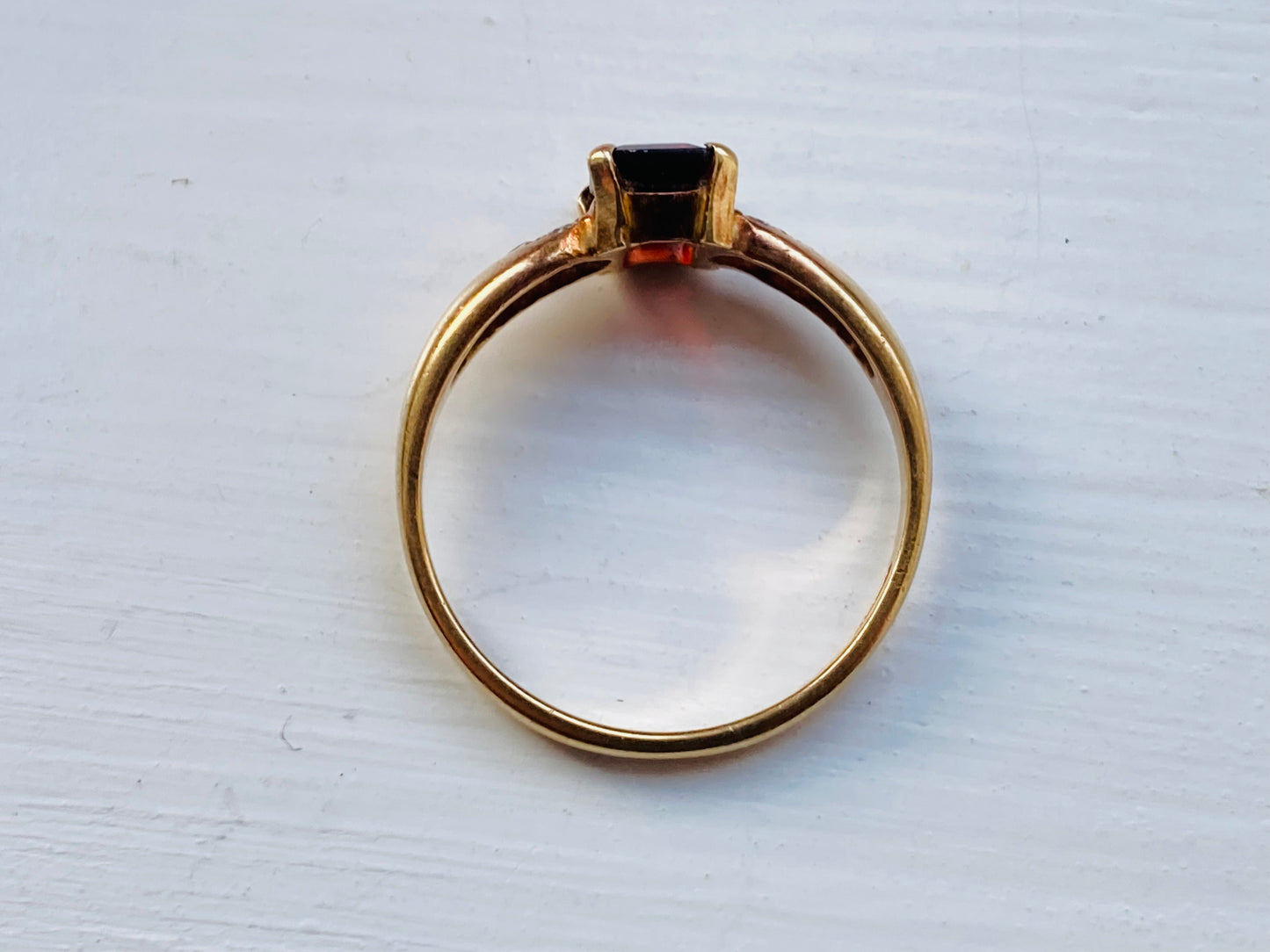 Vintage 9ct Gold Garnet & Diamond Ring