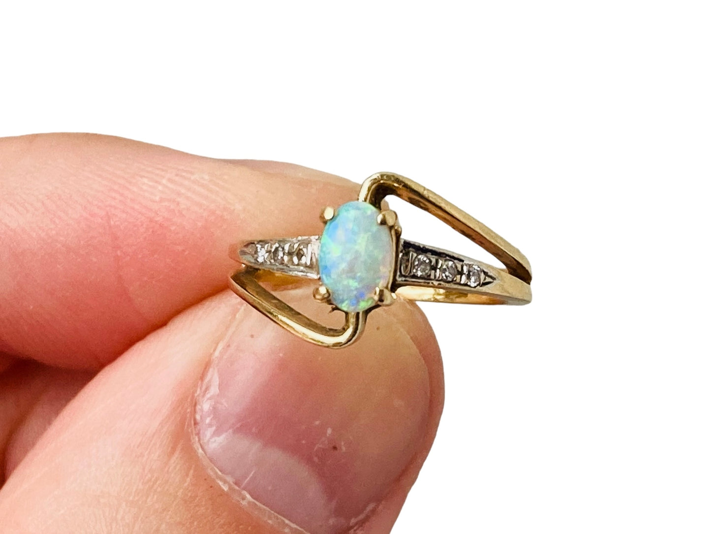 14ct Gold Opal & Diamond Ring