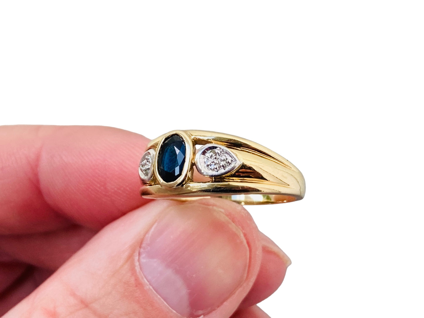 9ct Gold Sapphire & Diamond Ring