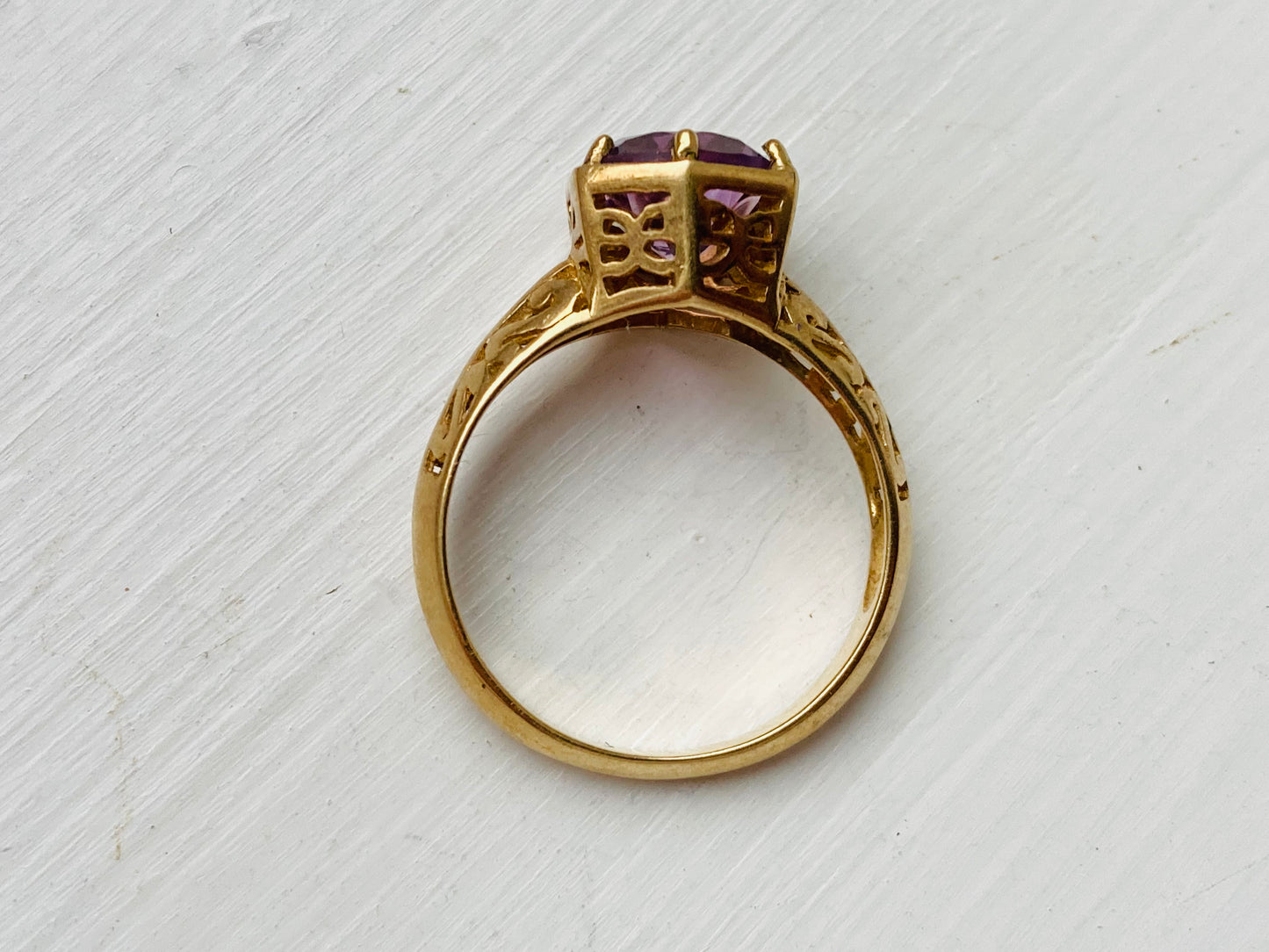 9ct Gold Amethyst Ring