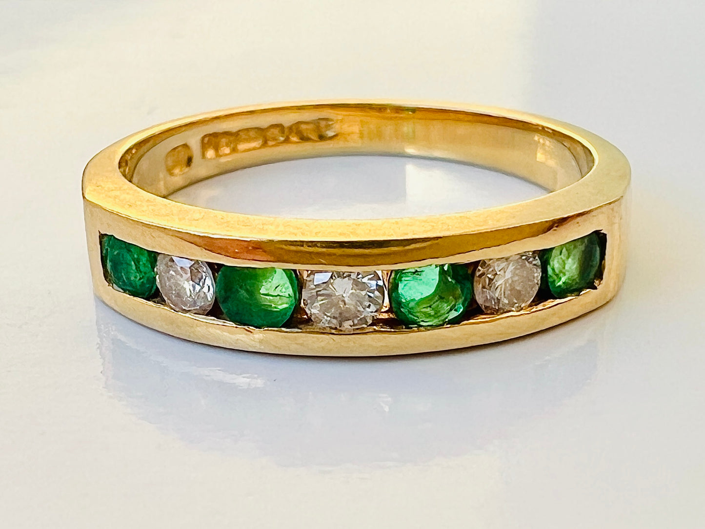 Vintage 18ct Gold Emerald & Diamond Ring