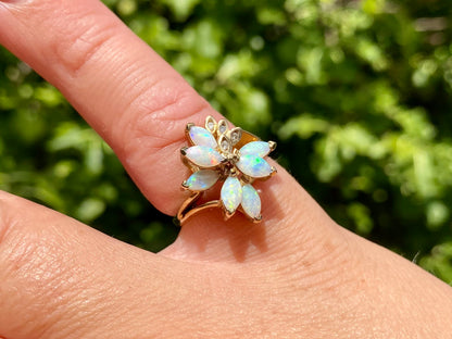 Vintage 9ct Gold Opal & Diamond Ring