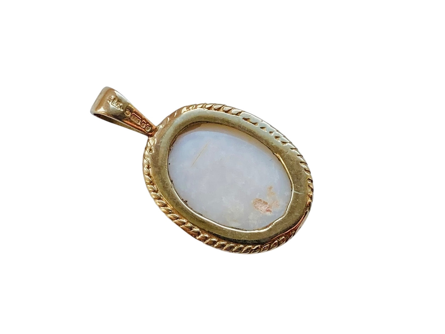 Vintage 9ct Gold Opal Pendant