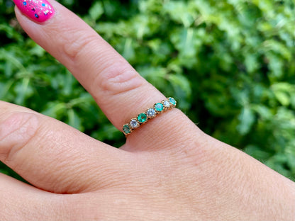 Vintage 9ct Gold Emerald & Diamond Ring