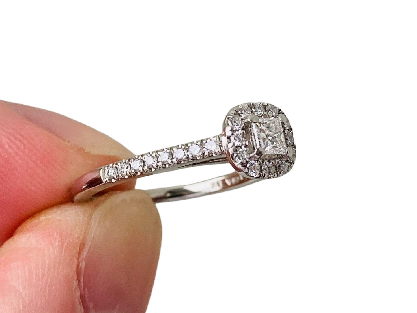 18ct Gold Diamond Halo Ring