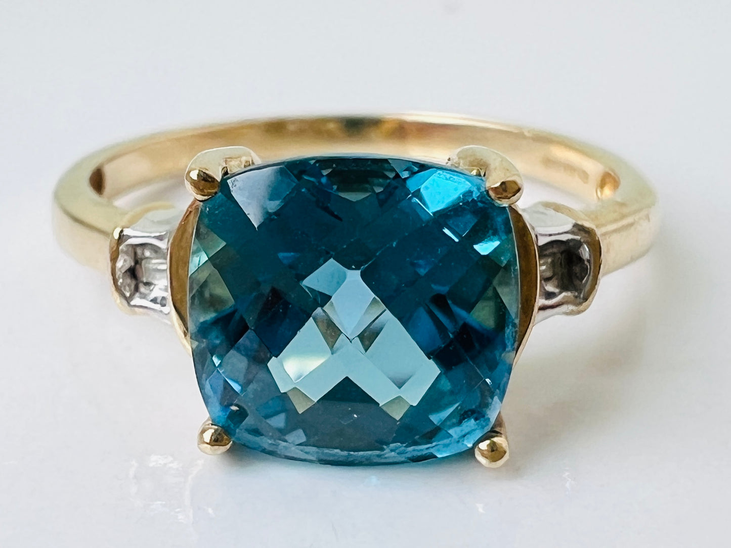 9ct Gold Topaz & Diamond Ring