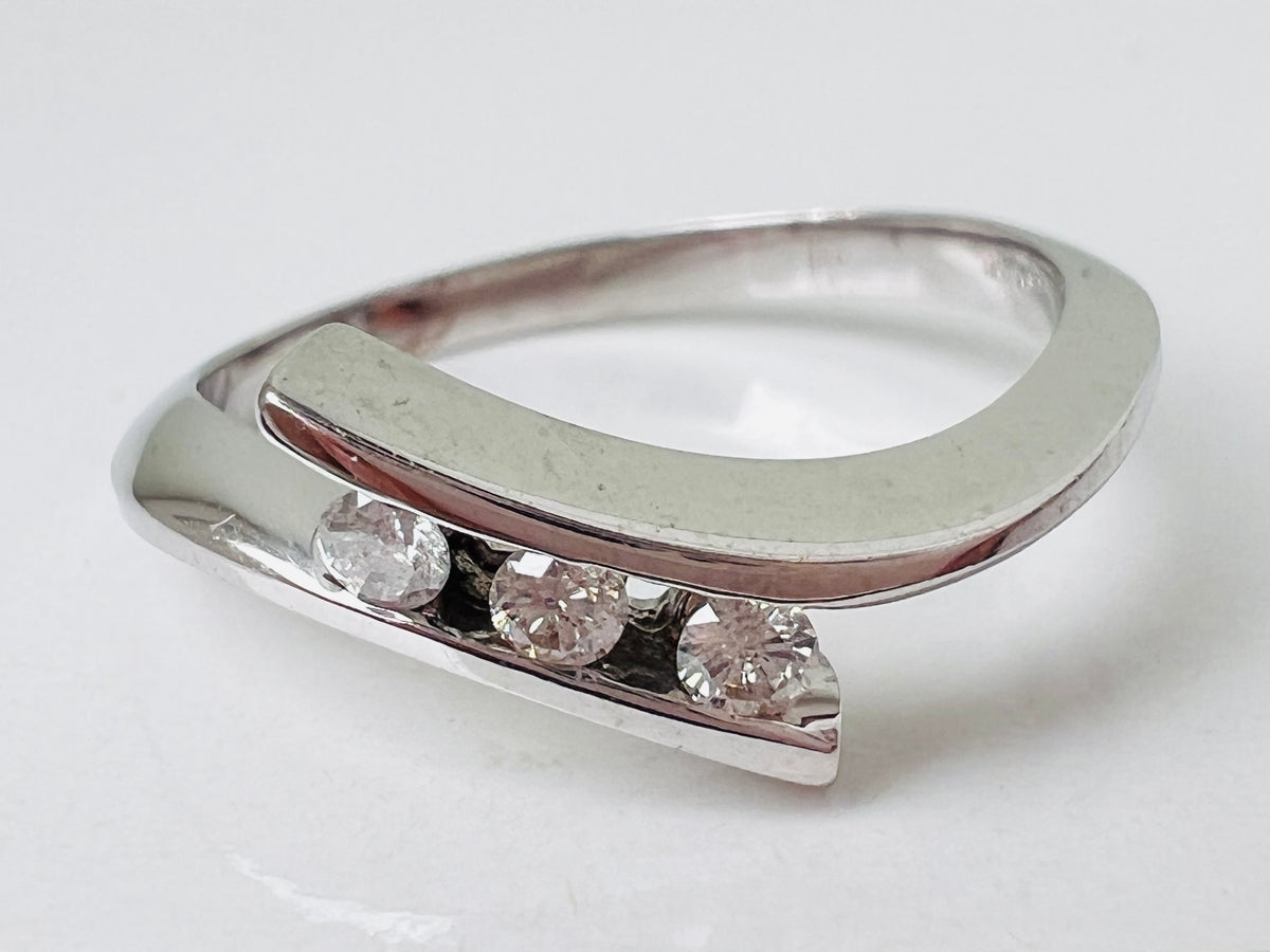9ct Gold Diamond Ring