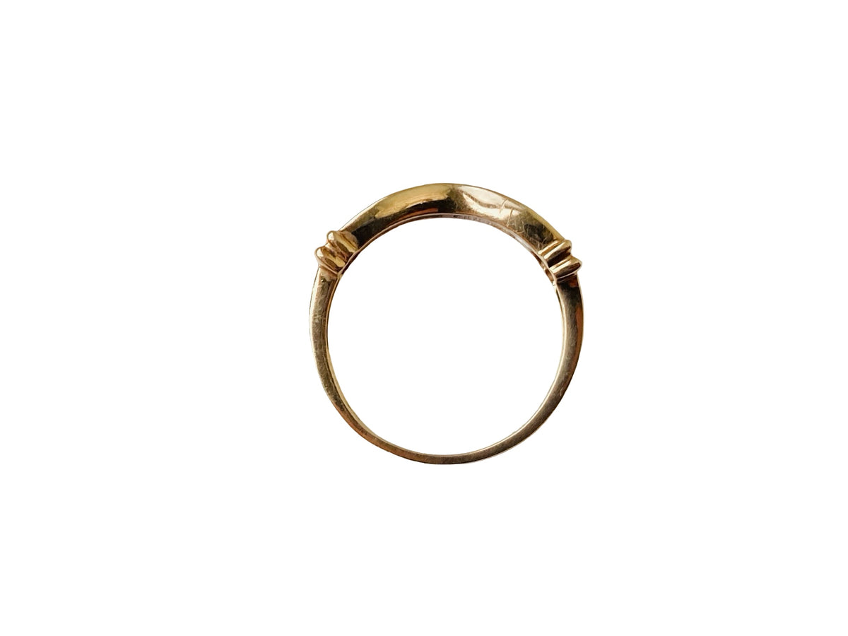9ct Gold Curved Diamond Ring