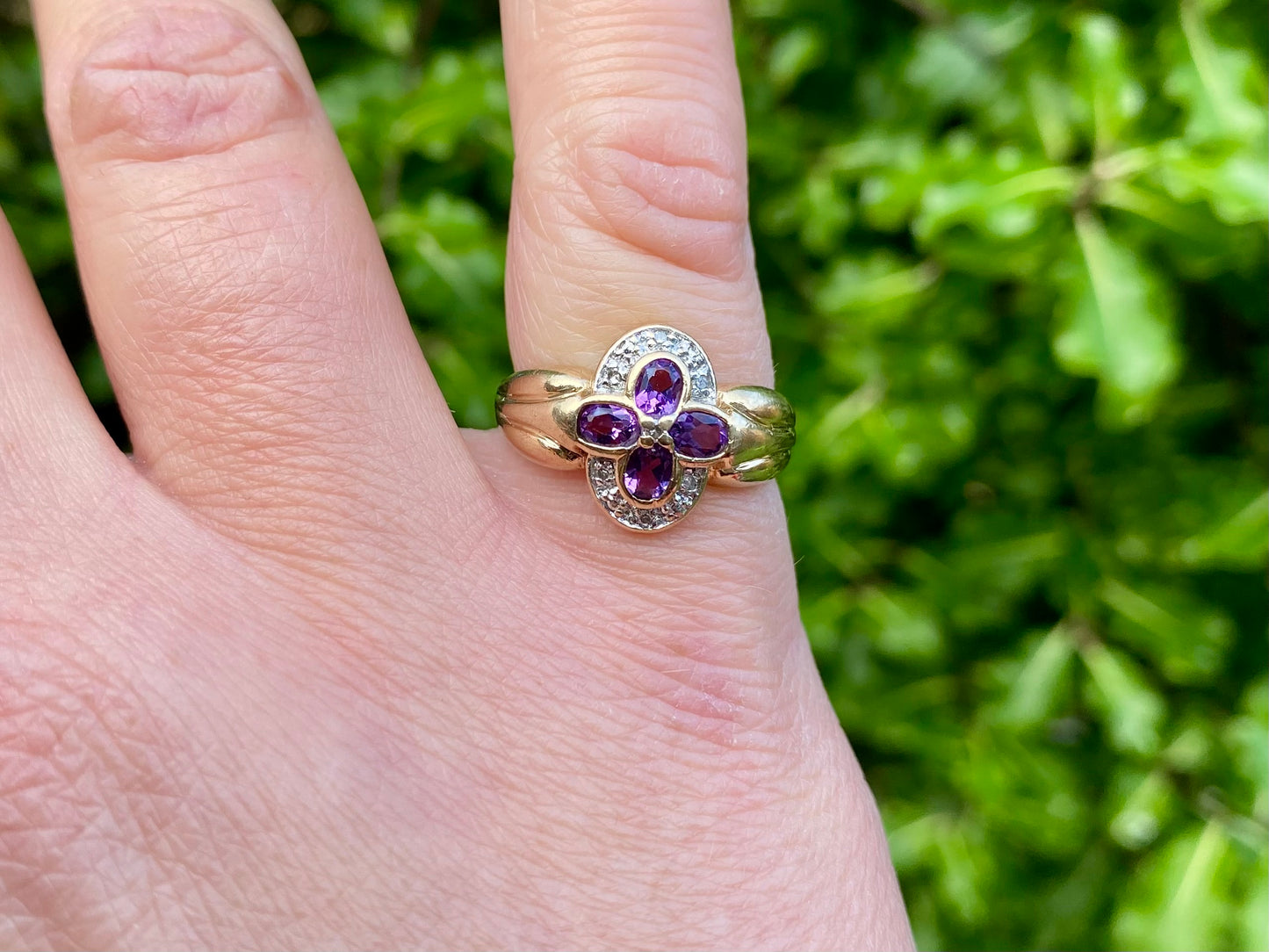 Vintage 9ct Gold Amethyst & Diamond Ring