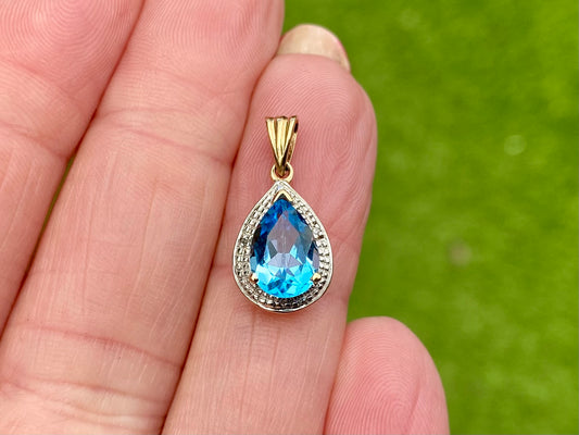 9ct Gold Topaz & Diamond Pendant