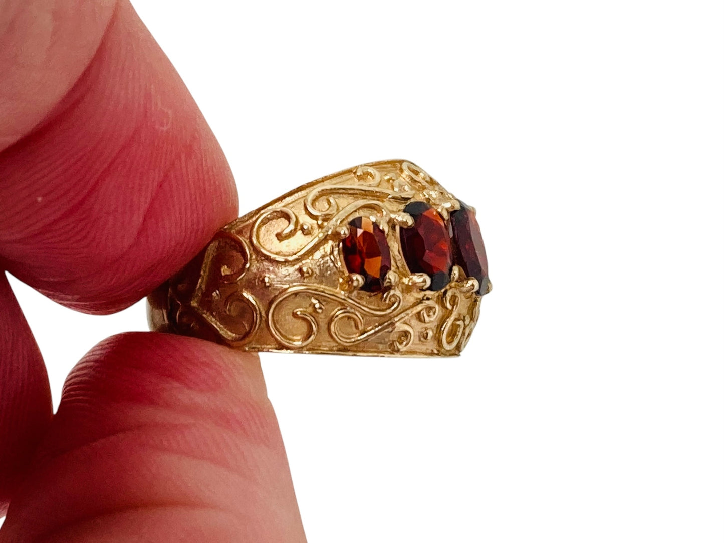 Vintage 9ct Gold Garnet Ring