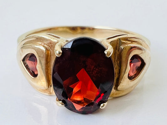 9ct Gold Garnet Ring