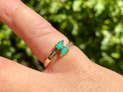 9ct Gold Emerald & Diamond Ring
