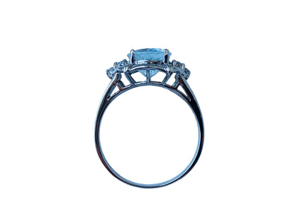 9ct Gold Aquamarine & Diamond Ring