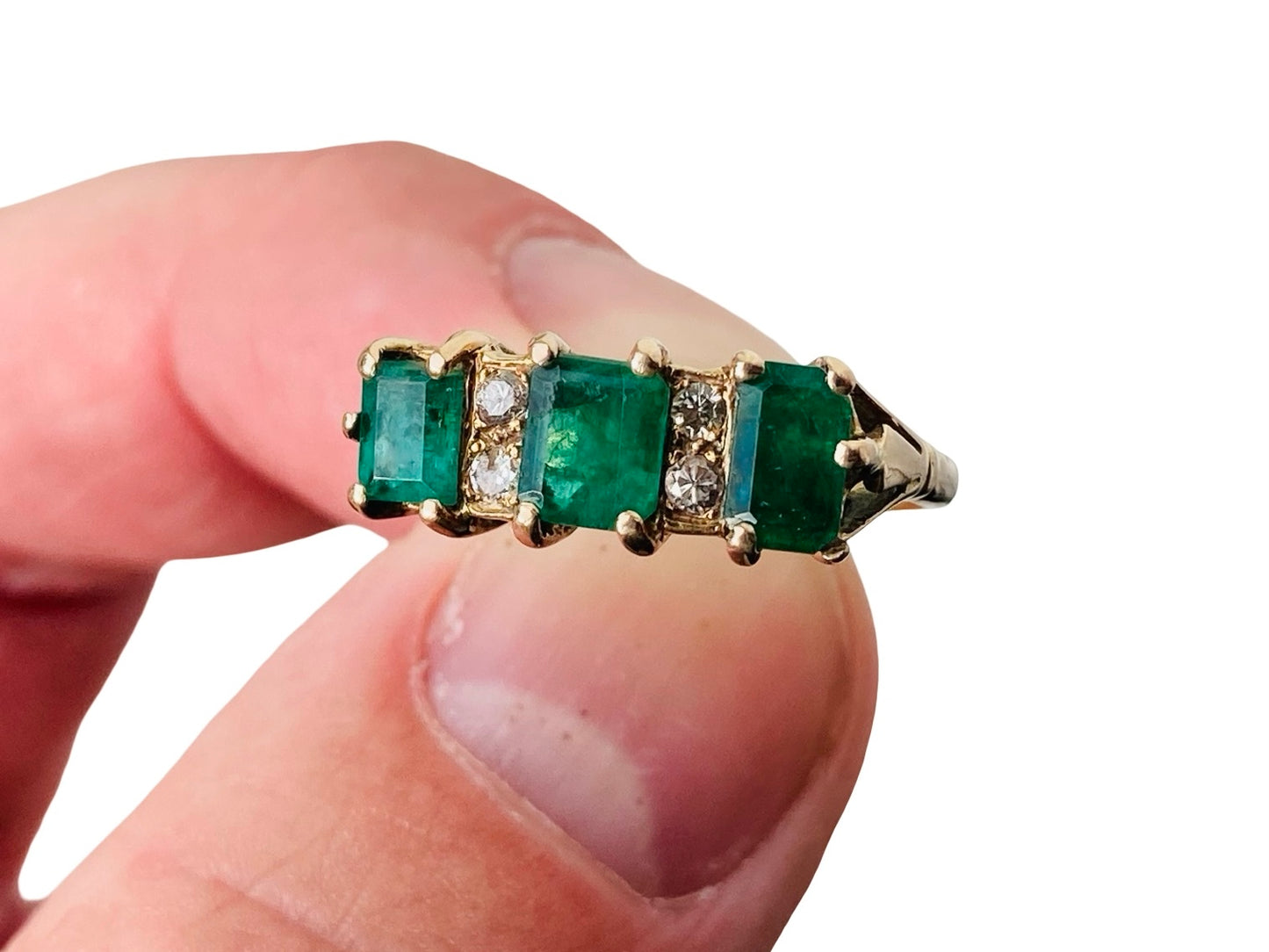 Vintage 9ct Gold Emerald & Diamond Ring