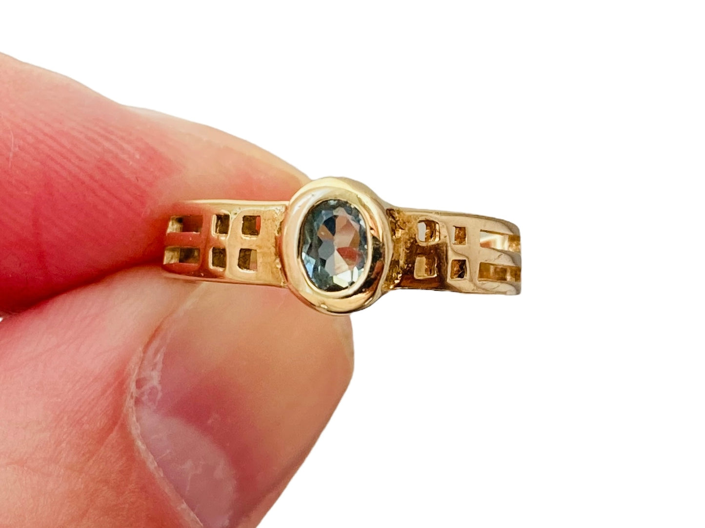 9ct Gold Topaz Ring
