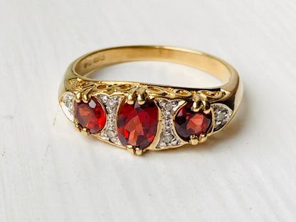 9ct Gold Garnet & Diamond Ring