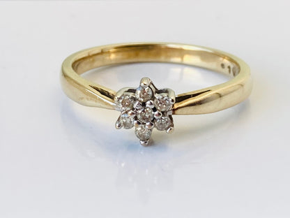 9ct Gold Diamond Daisy Ring