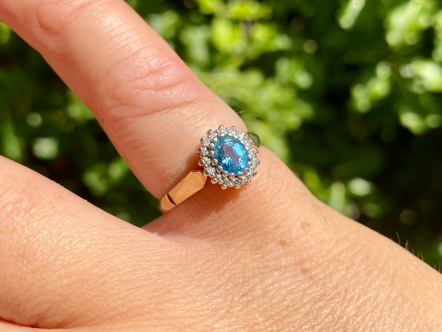 Vintage 9ct Gold Topaz & Diamond Ring